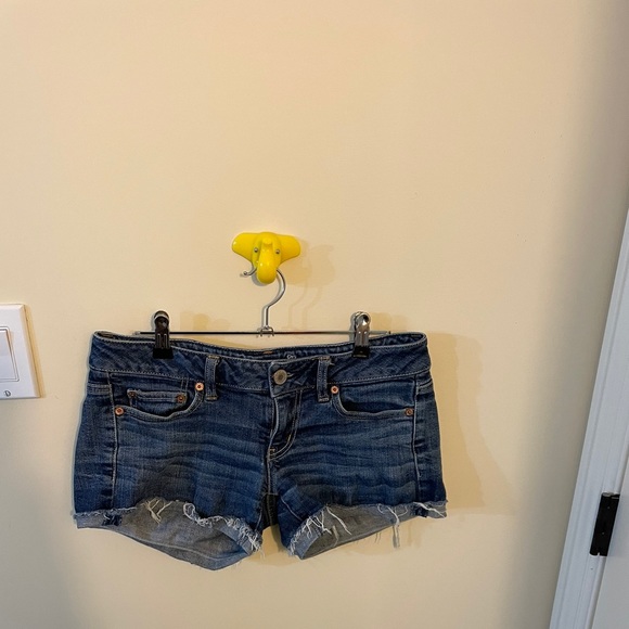 Size 4 shorts!! - Picture 3 of 4